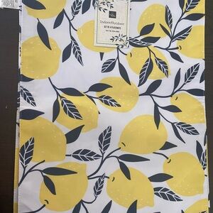 Lemon Print Indoor/Outdoor Placemat & Runner- Yellow & Navy